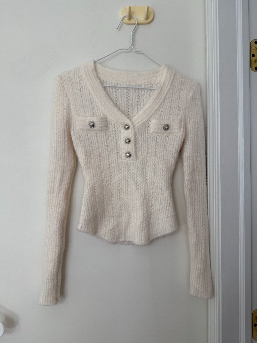 Soft Cream Fuzzy Knit V-Neck Sweater Top – Size S